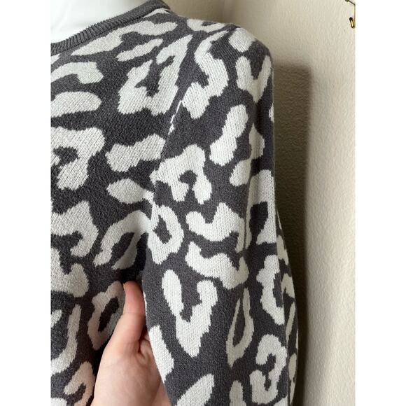 LANE BRYANT Dark Gray & White Leopard Print Crewneck Sweater Size 18 - Picture 7 of 16